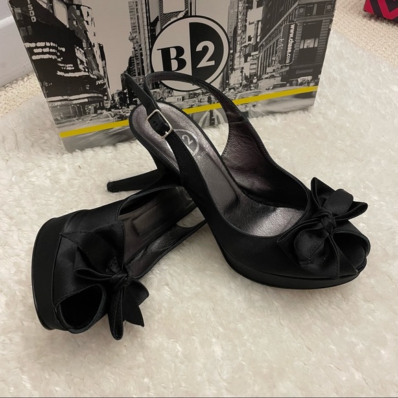 B2/Browns platform heels - Picture 2 of 4